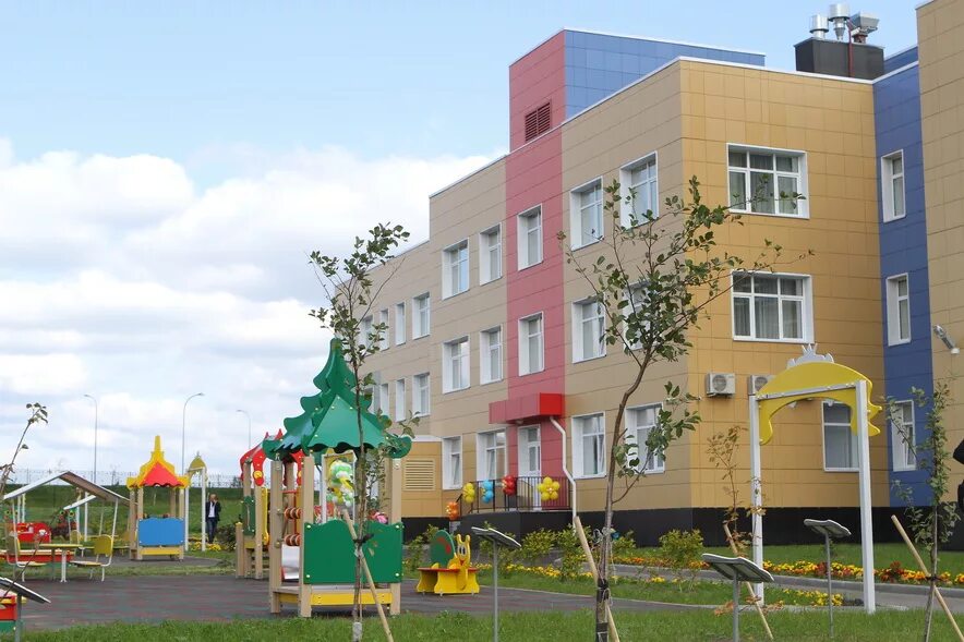 Детский сад 22 лесная сказка брянск. 231 детский сад кемерово. Детский сад «лесная сказка», курск. Детский сад село троицкое. Открытие детского сада в георгиевке.