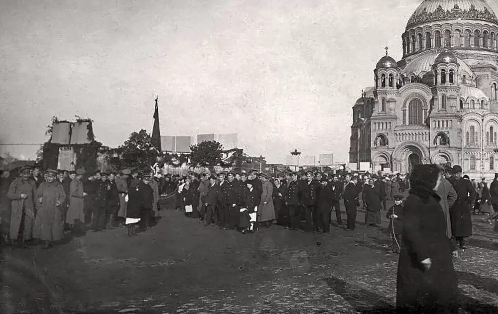 Кронштадт в годы великой отечественной войны. Якорная площадь в Кронштадте 1917 год. Мятеж в Кронштадте в 1921. Кронштадт 1921. Якорная площадь Кронштадт 1921г.