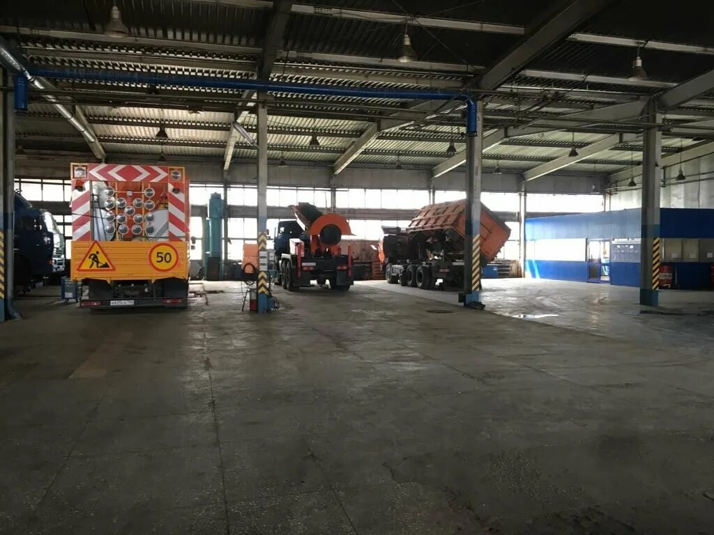 автоцентр камаз тамбов. камаз 5320 синий. фура столкнулась с автобусом в тамбове 15 01 2015 года. тамбов авиационная улица 143а. нефаз 93341.