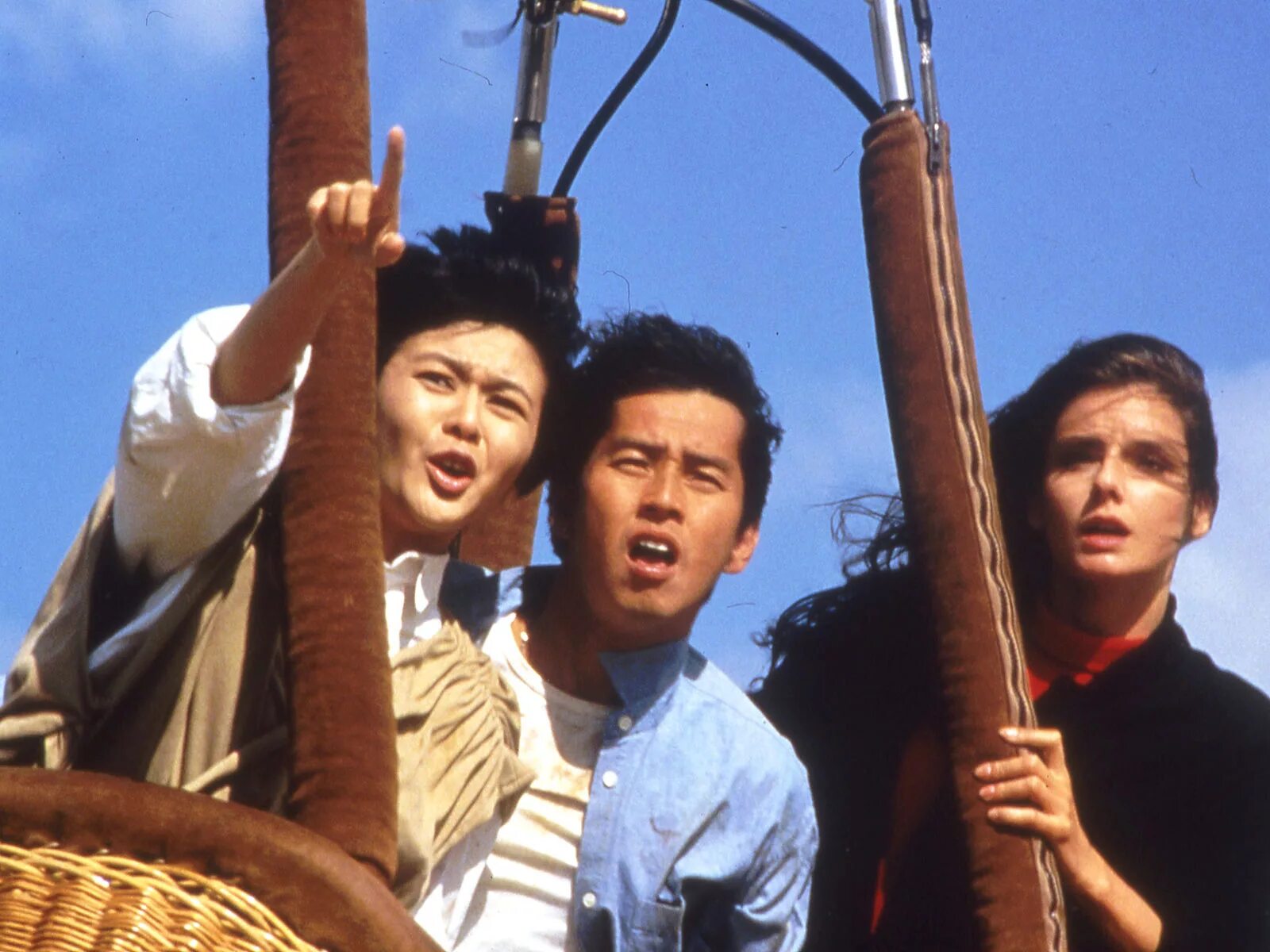 джеки чан фильм доспехи бога. в каком году вышли доспехи бога. джеки чан доспехи бога. джеки чан 1984. доспехи бога актеры 1986.