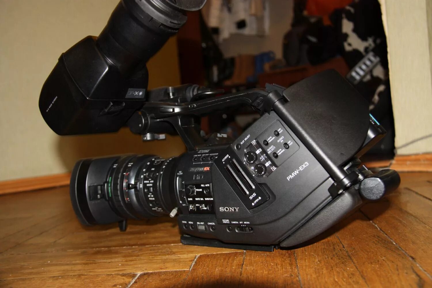 Видеокамера sony pmw-ex3. Toyota ex 3 1960. Ex 03. Sony camera ex 3. Ex3.