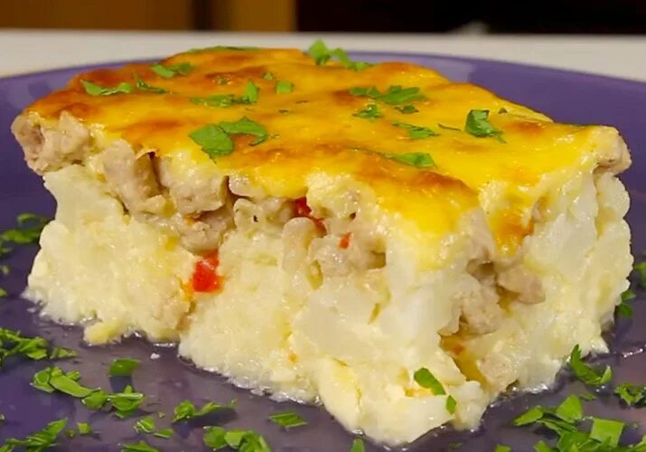 Запеканка с цветной капустой и фаршем духовке. Цветная капуста с фаршем в духовке. Запеканка из макарон. Цветная капуста с фаршем. Капустная запеканка на сковороде.