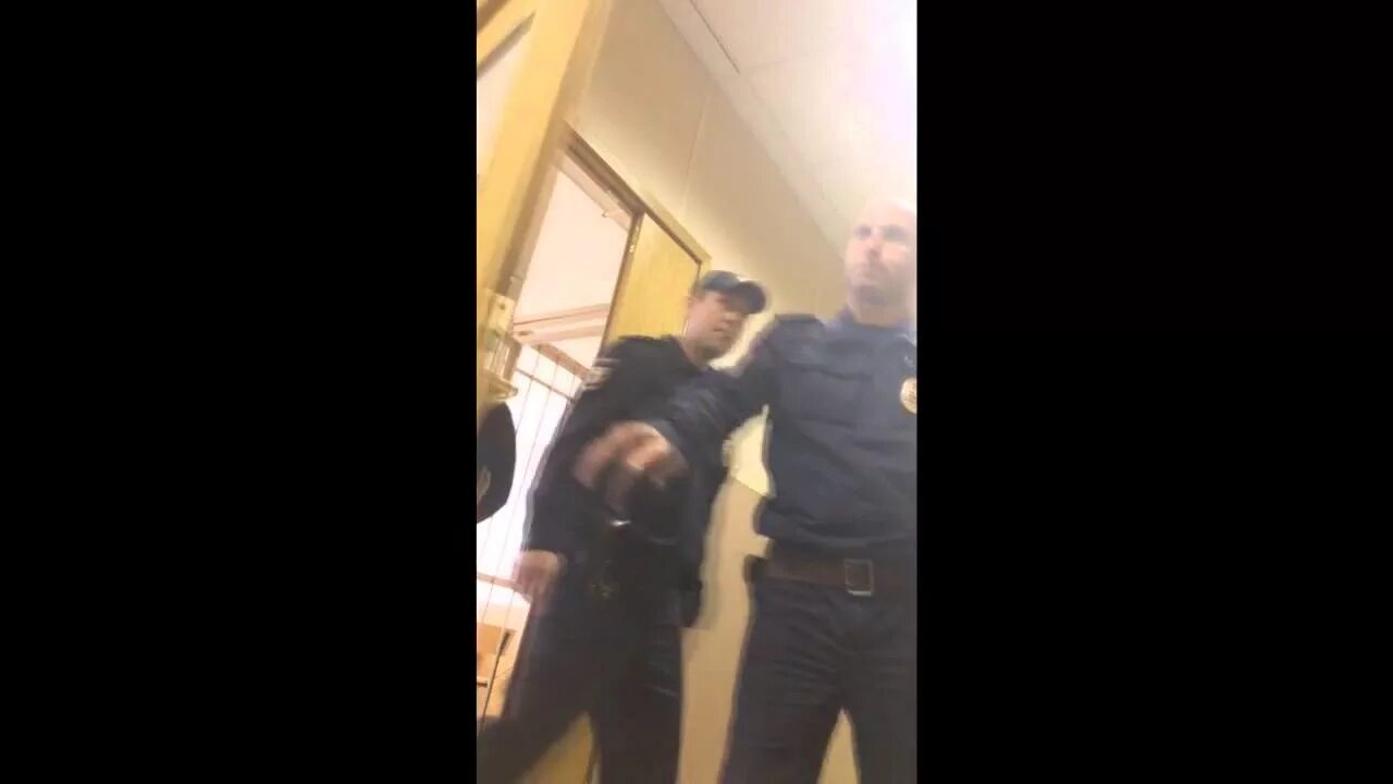 За что посадили янг