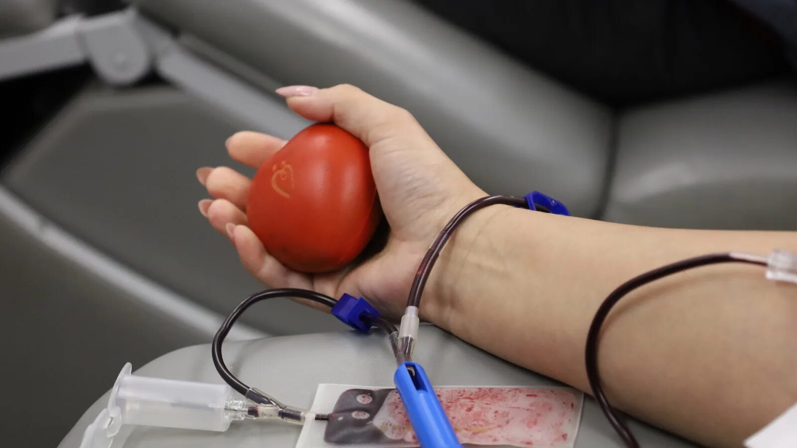 Переливание крови спасло жизнь. День донора. Планшет для переливания крови. Кровесберегающие технологии в трансфузиологии. Варианты переливания крови в медицинской практике.