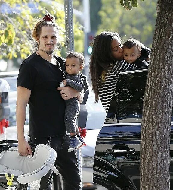 Зои Салдана голая, фото Zoe Saldana - Фотография 23 из 80 ВКонтакте