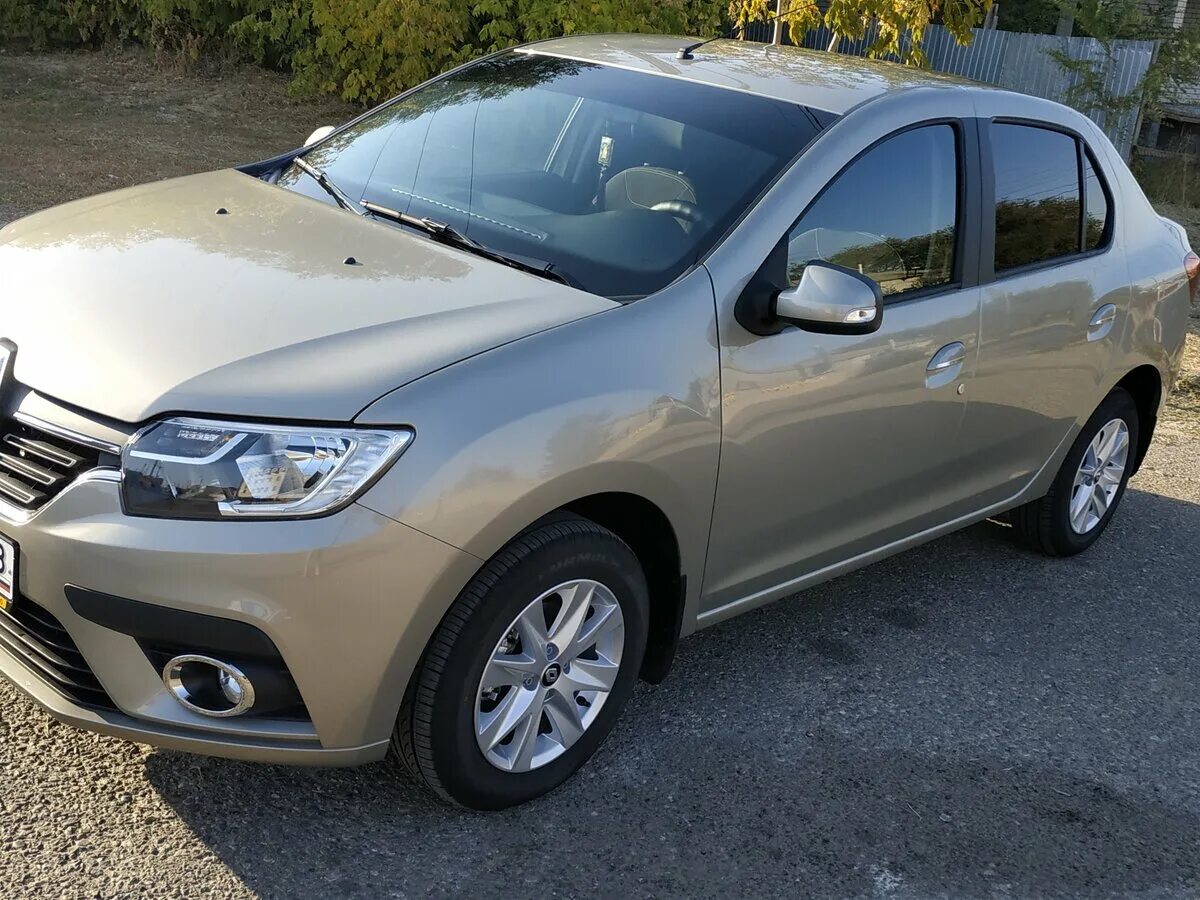 Renault отзывы владельцев. Renault Logan 2019. Renault Logan II 2019. Рено Логан 2018 82лс. Рено Логан 2019 года новый.