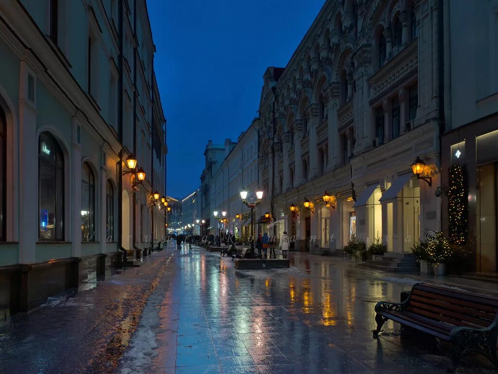 Москва арбатские переулки. Столешников переулок ночью. Столешников переулок вечером. Ночная зимняя Москва Столешников. Столешников переулок лето.