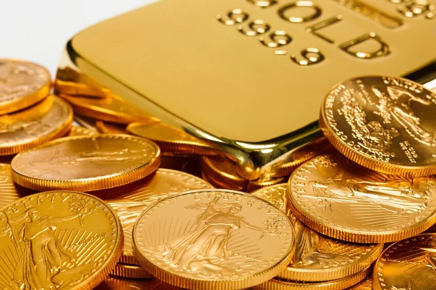 Золотые монеты. Золотые слитки и монеты. Инвестиции в золото. Металлические деньги. Золотые инвестиционные слитки.