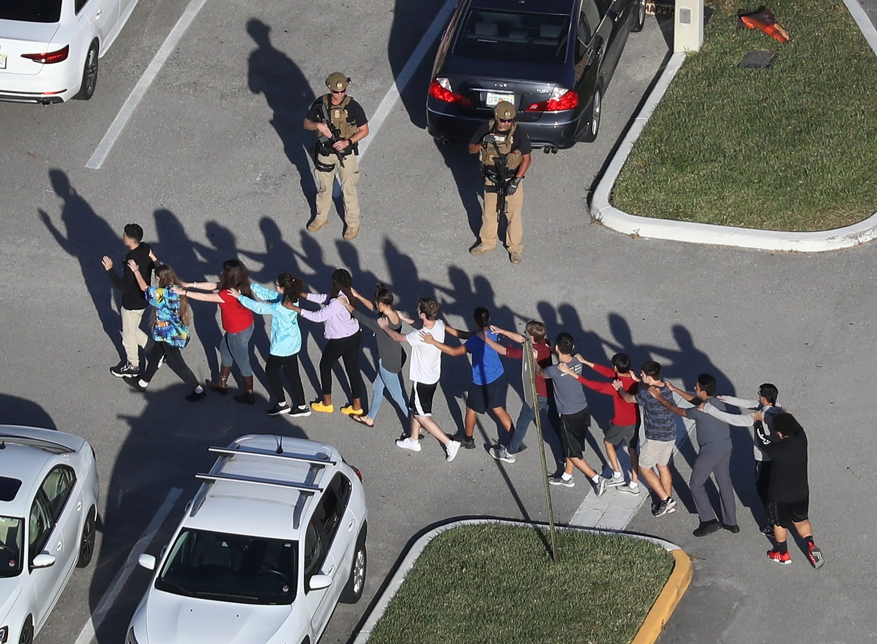 School shooting. Нападение на школу Стоунман Дуглас ВК. Nikolas Cruz наказание.