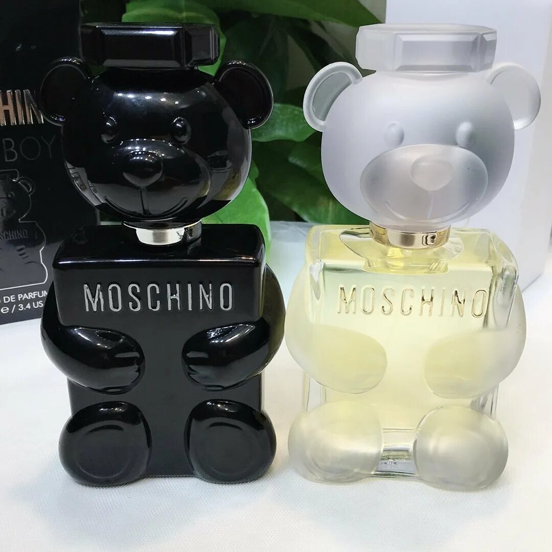 Москино мишка оригинал. Moschino Toy boy 30мл. Москино 30 мл мишка. Духи Москино медведь. Москино чёрный Медвежонок 5 мл.