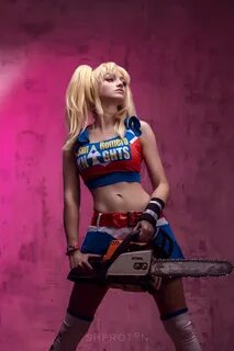 Модель Дарья Куликова представила косплей Джульетты Старлинг из игры Lollip...