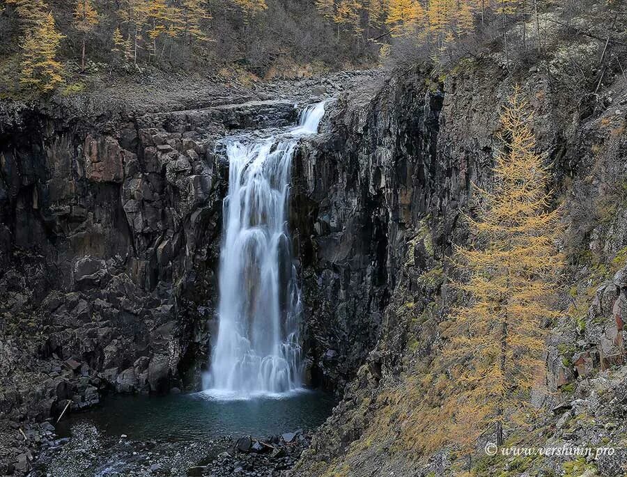 Плато Путорана водопады. Водопад принцесса Путорана. Водопад невеста плато Путорана. Река Хихикаль плато Путорана. Водопад на средние