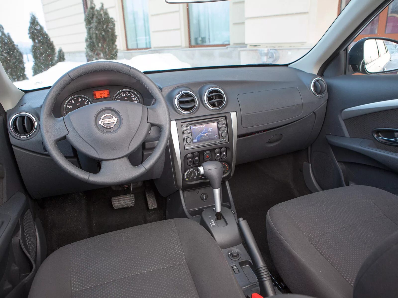 Автосалон ниссан альмера. Nissan almera 2013 салонный. nissan almera 2014 салон. nissan almera 2013 салон. альмера g15 салон.