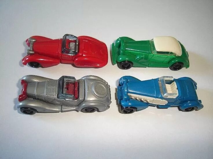 Kinder car. Машинки из киндера. Игрушки Киндер сюрприз машинки. Машинки из Киндер сюрприза. Киндер ретро автомобили.