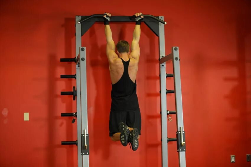 Первое подтягивание. Подтягивания (Pull-ups):. Подтягивания разнохватом. Турник. Турник в спортзале.