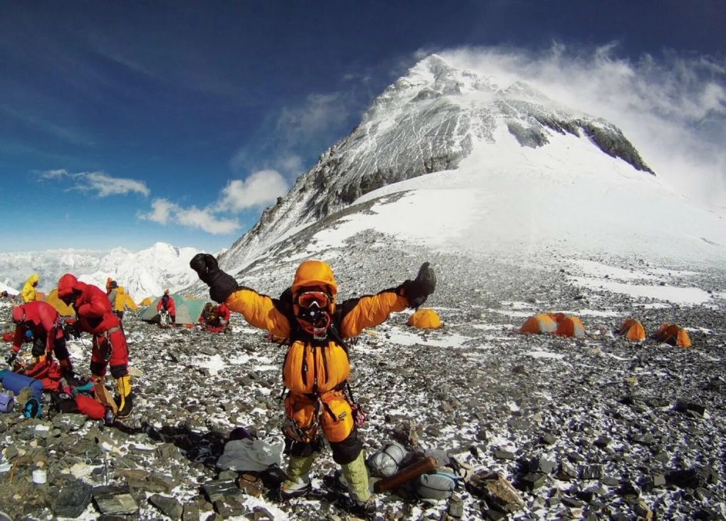 Горан кропп эверест. Южная седловина эвереста. Гималаи эверест восхождение. Эверест джомолунгма альпинисты. Эверест гора восхождение.