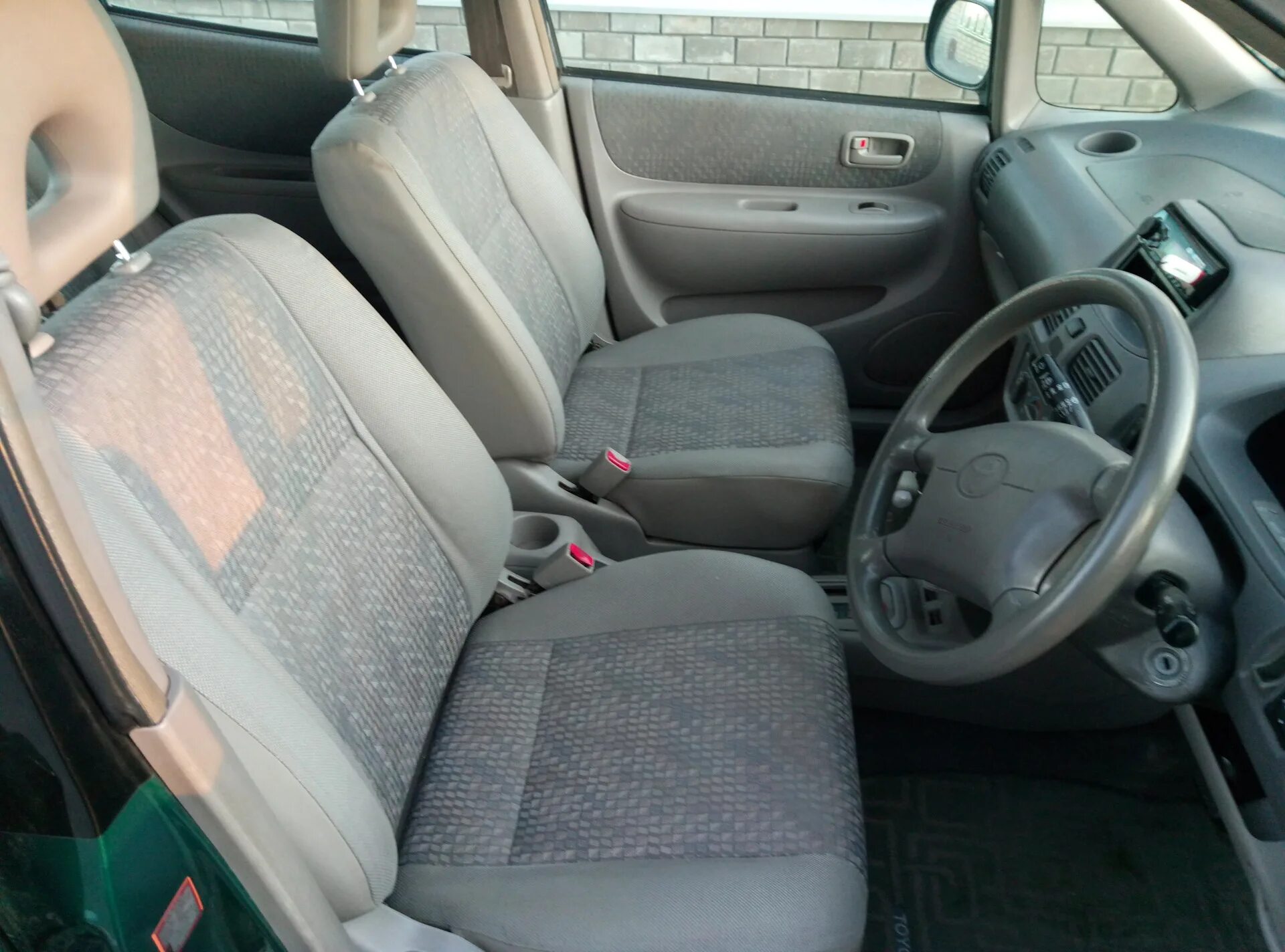 Тойота спасио чехлы. Toyota corolla spacio 1997 салон. Тойота спасио чехлы. Чехлы для тойота королла спасио 2007. Чехлы на toyota corolla spacio 2002.
