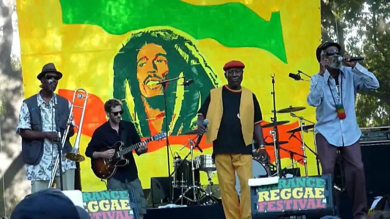 Стиль Ямайка регги. Регги Самфест Ямайка фестиваль. Регги Боб Марли концерт. Музыканты. Ямайки. Регги. Столица родины регги 8 букв