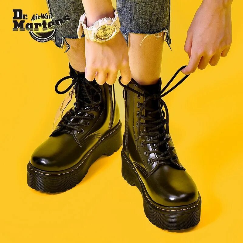 Dr Martens ботинки женские на каблуках. Мартинсы на платформе. Dr Martens на платформе женские. Мартинс женская обувь панк. Ботинки реплика