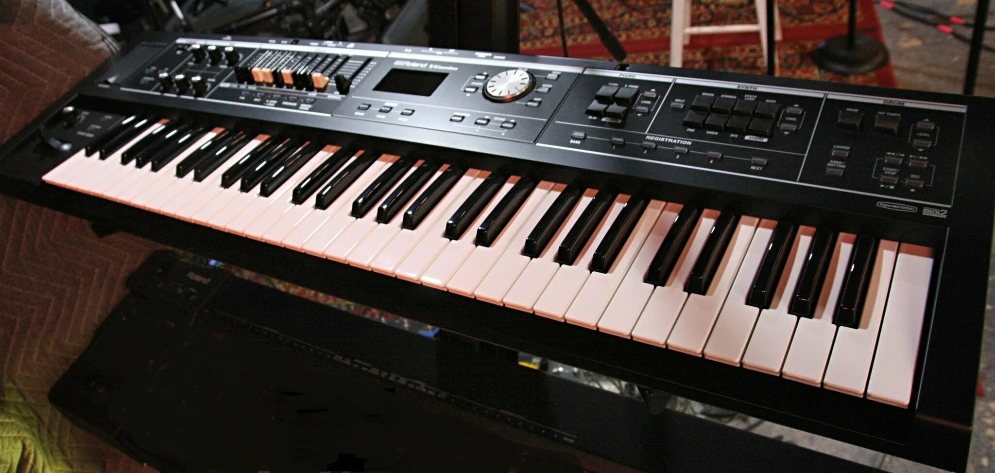 Roland e-a7. Elenberg ms-6140. Roland e500. Roland ac-33 ремонт. Фортепиано 8000 рублей.