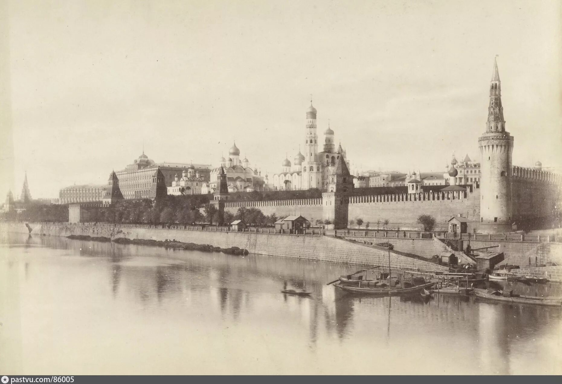 Каким был первый московский кремль. Москва Кремль 1905. Москва Кремль 1890. Московский Кремль до 1917 года. Московский Кремль 1800.