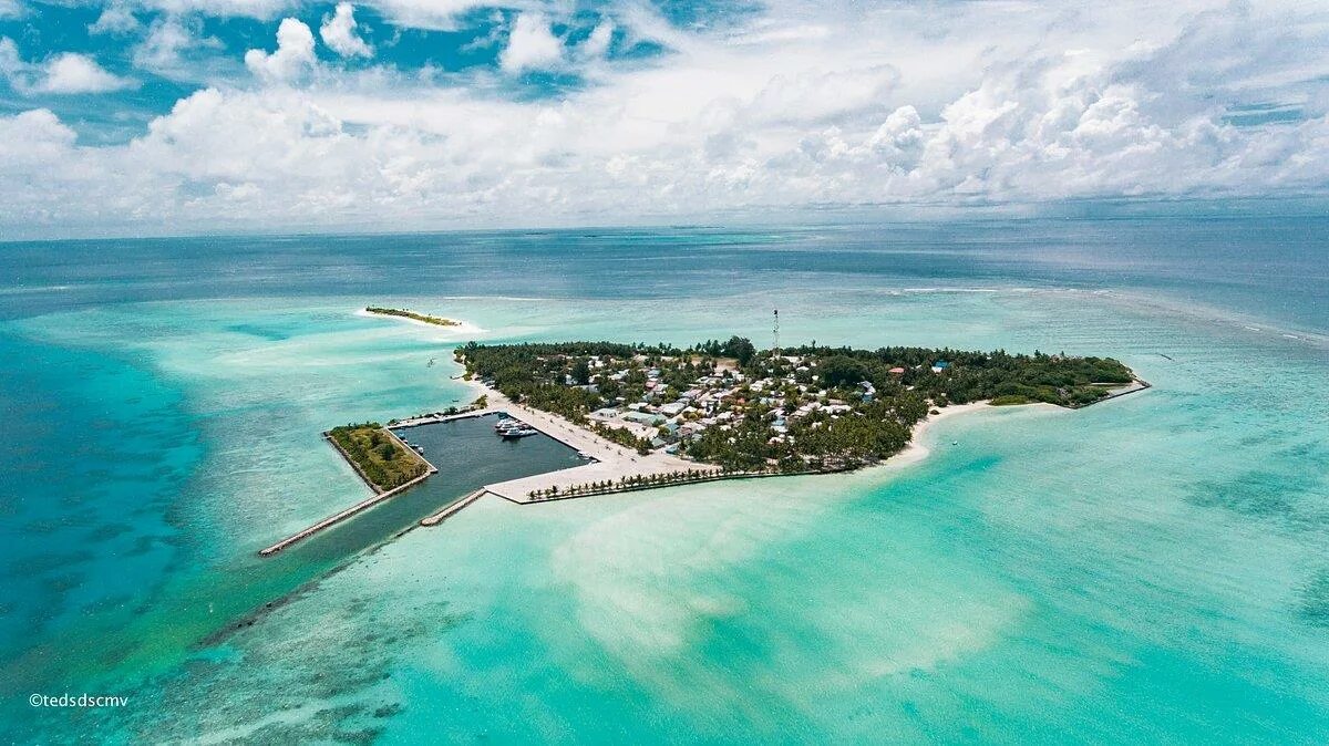 Северный ари атолл. Gangehi island resort maldives. Остров ари атолл мальдивы. Ellaidhoo maldives by cinnamon 4 мальдивы. Мальдивы панорама.