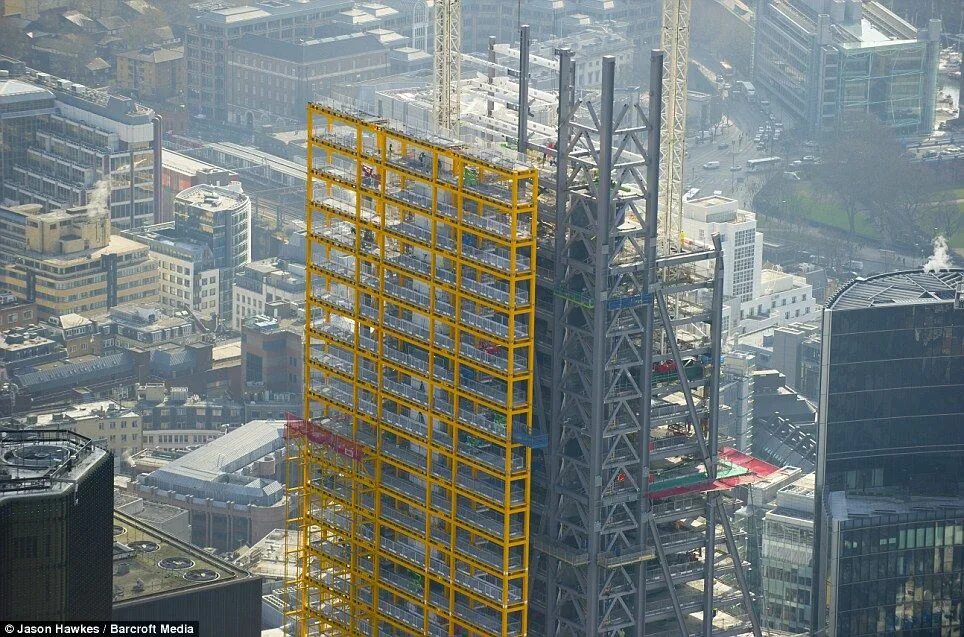 Небоскреб Leadenhall building. Лондон небоскреб Spire. Cheesegrater Лондон. Стройка небоскреба.