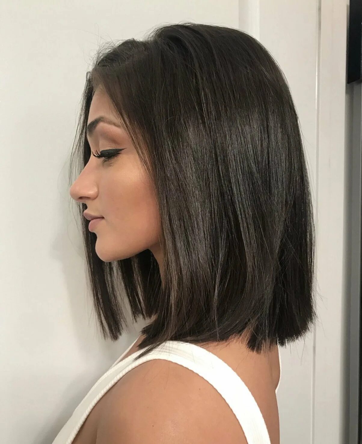 Стрижка 2025 каре на удлинение. Стрижка лонг боб каре. стрижка lob long-bob. удлиненное каре лонг боб. каре блант боб 2025.
