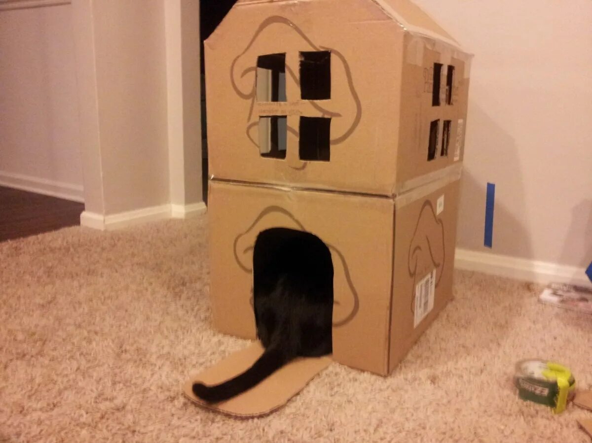 Картонные домики для котов. Домик для кошки из картонных коробок. Картонный домик для собаки. Домик для кошки из картонной коробки.