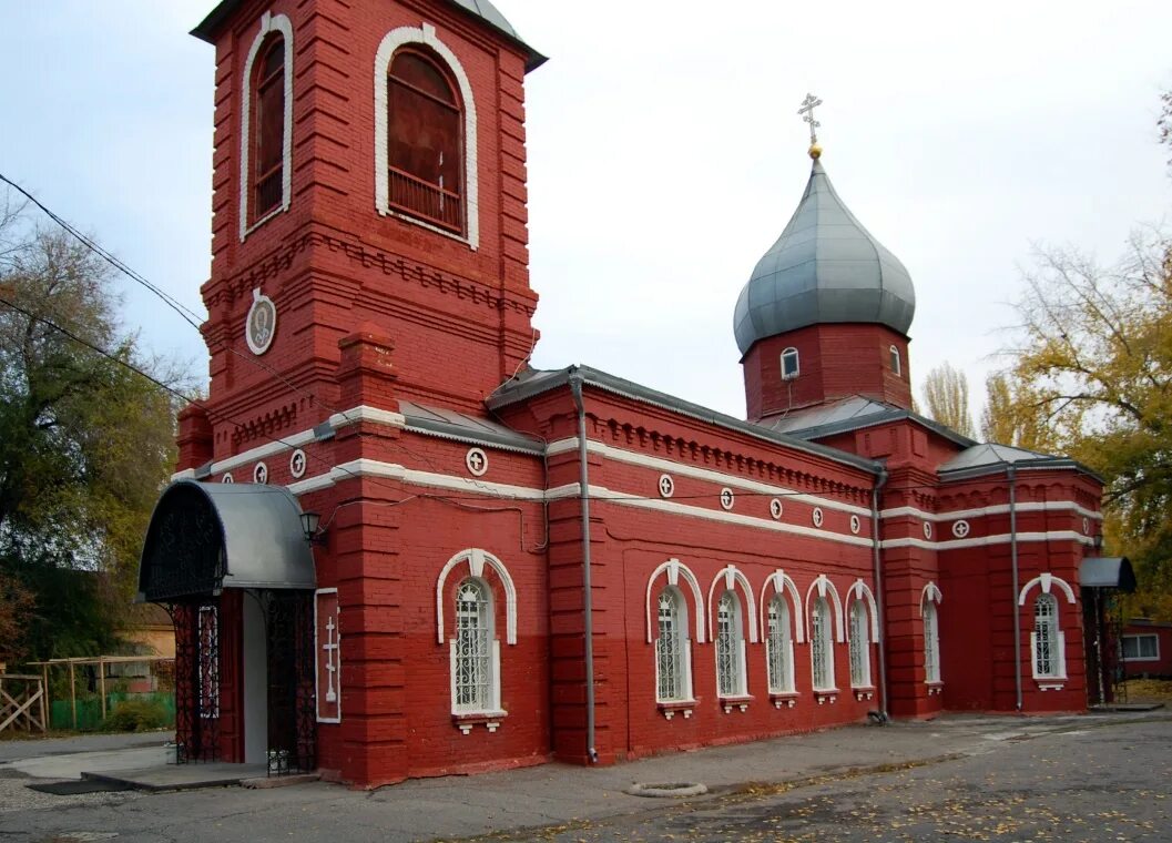 Архитектурный памятник в городе ивантеевка николаю угоднику. Сарепта волгоград церковь. Свято никольский храм сарепта волгоград. Храм волгоград красноармейский. Красноармейское кладбище волгоград.