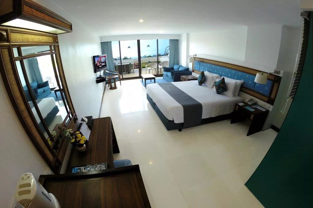 Andaman beach suites. Андаман Бич Патонг. Andaman Beach Suites 4*. Andaman Beach Suites 4*, Таиланд, Патонг. Отеля Андаман Пхукета корпус ABSC.