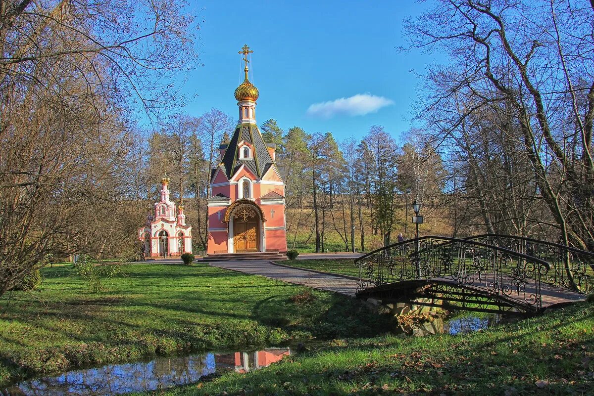 Талеж святой источник. Талеж Родник. Талеж Давидова пустынь Святой источник. Чехов Родник Талеж. Серпухов Родник Талеж Давидова пустынь.