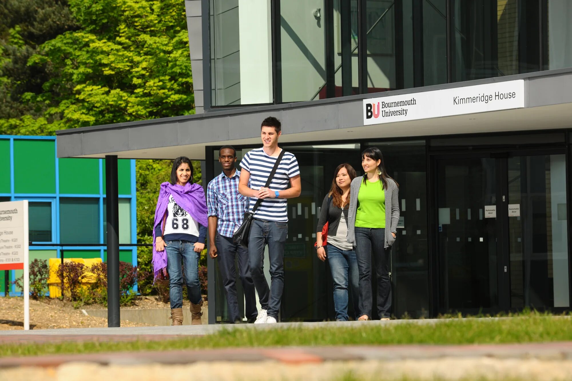 Bournemouth University. Bournemouth University (uk). Борнмут отель для бездомных. Bournemouth University Life students. Nix university