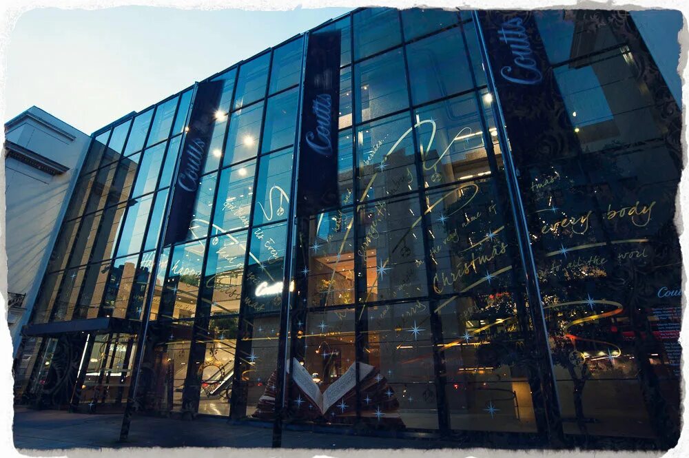 Самый крутой банк. Самый крутой банк. Центральный сбербанк россии. Самый большой банк. Hsbc москва.