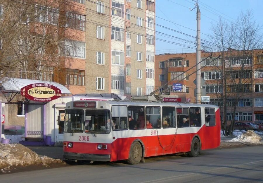 Ленинского района города ижевска. Троллейбус ЗИУ 682 Ижевск. Троллейбус ЗИУ 9 Ижевск. Селтинская Ижевск. Селтинская остановка Ижевск.