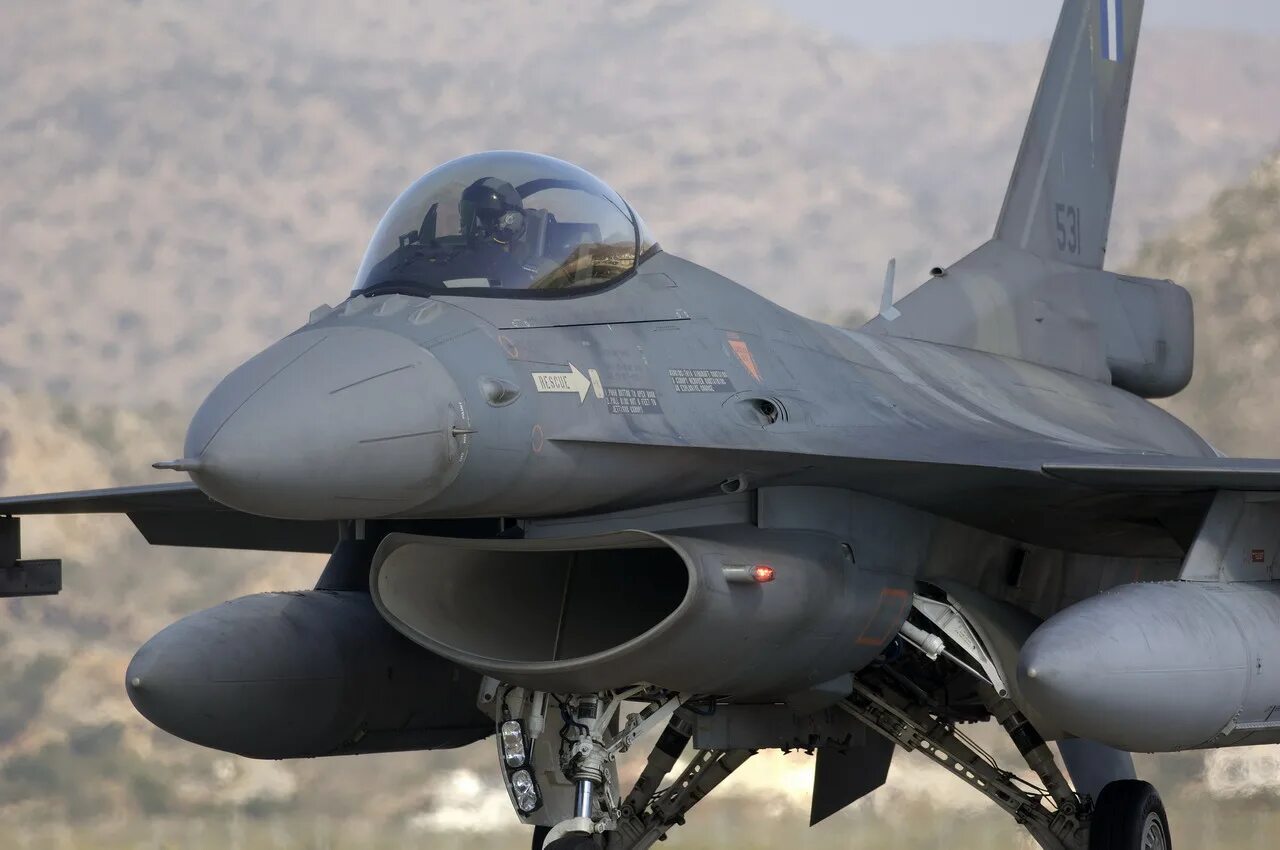 F 16 j