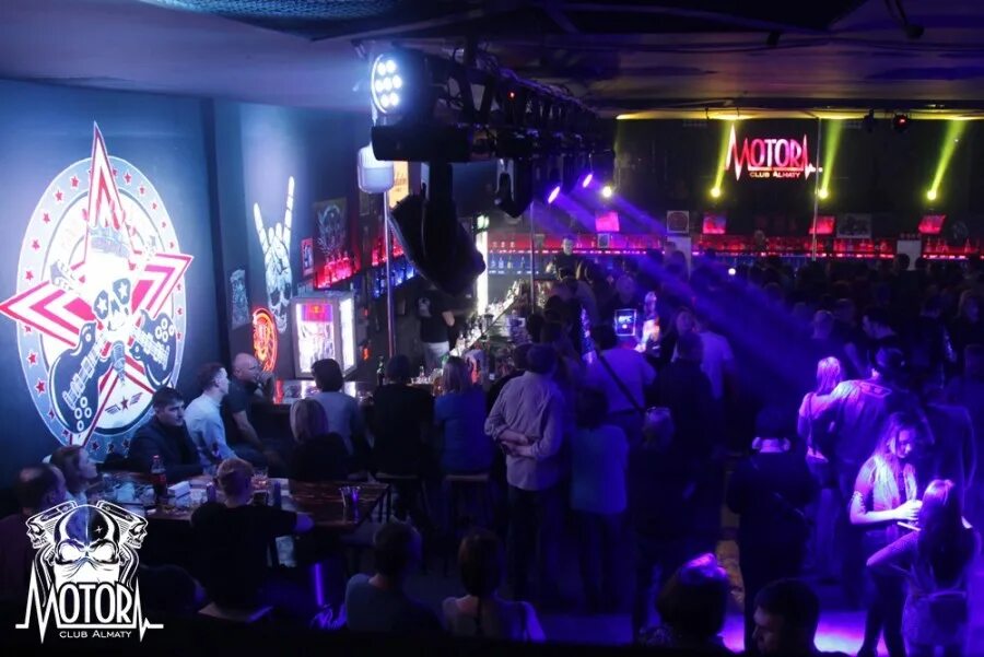Club двигатель. Движок клуб логотип. Клуб motor алматы. Бали логотип. Мотор клуб.