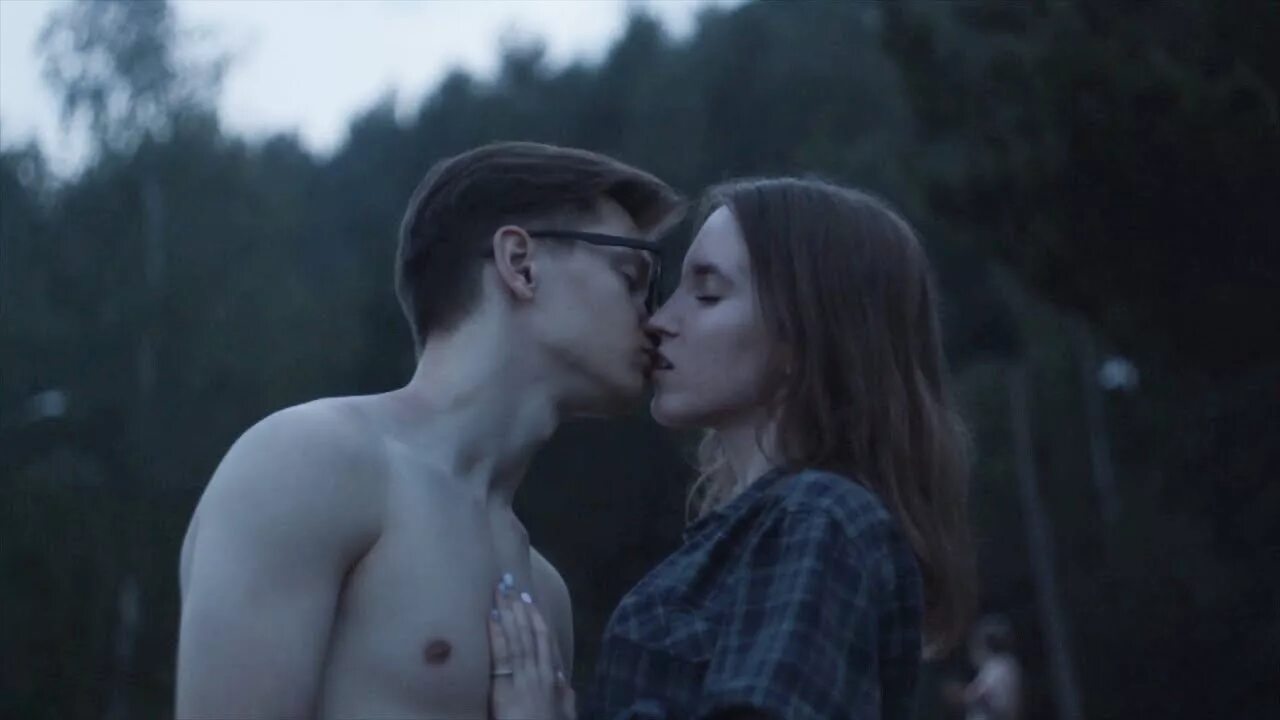 Под шерстяным одеялом элли на маковом. Элли на маковом поле. элли на маковом поле под шерстяным одеялом. элли на маковом поле фото. лампабикт и элли на маковом поле.