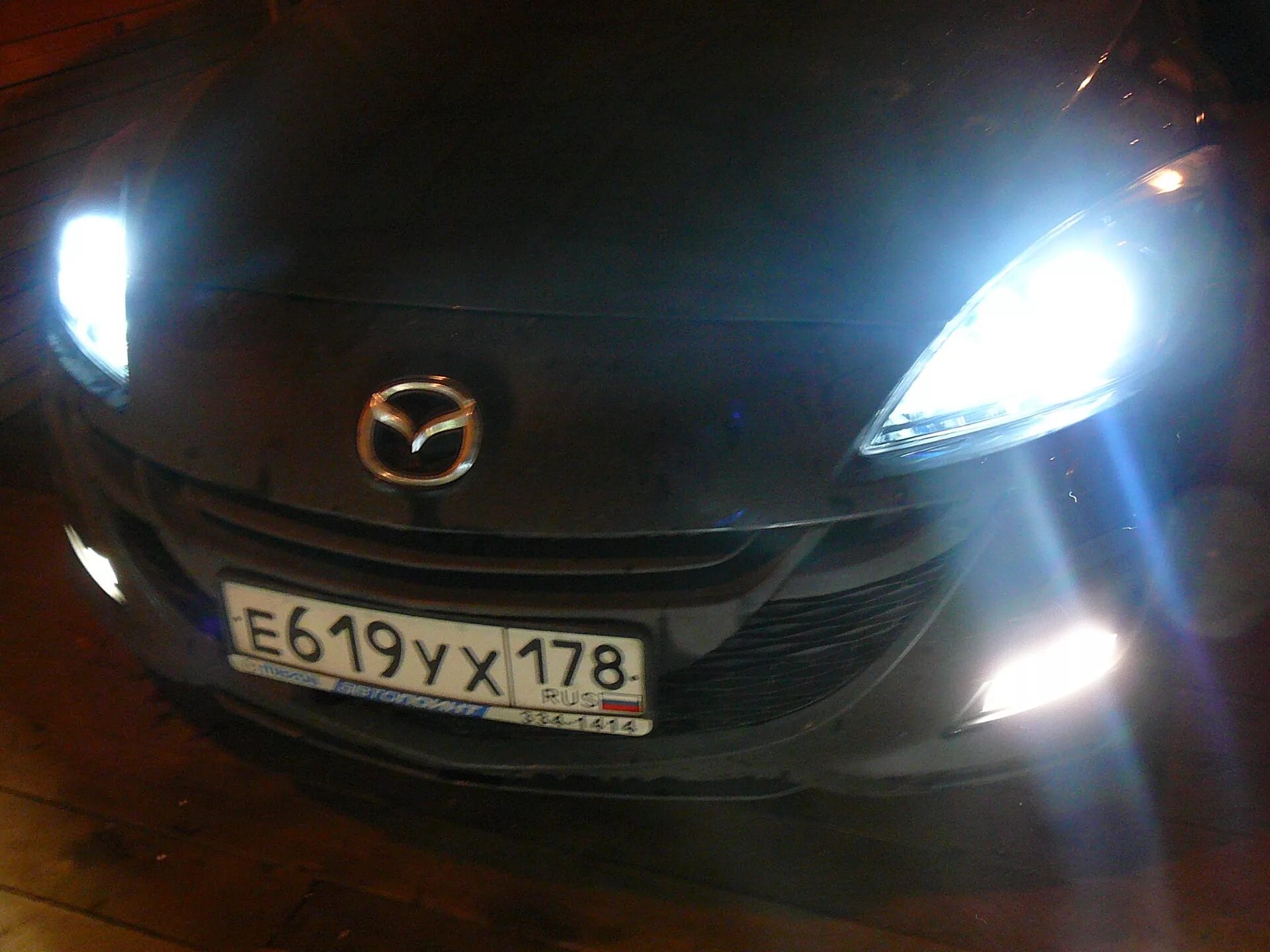 Mazda 3 BL С ксеноном. Ксенон в Ближний Мазда 3 BL. Мазда 3 бл 2010 лампы в туманках. Дополнительный свет Ближний Мазда 3 БК. Ксенон мазда 3