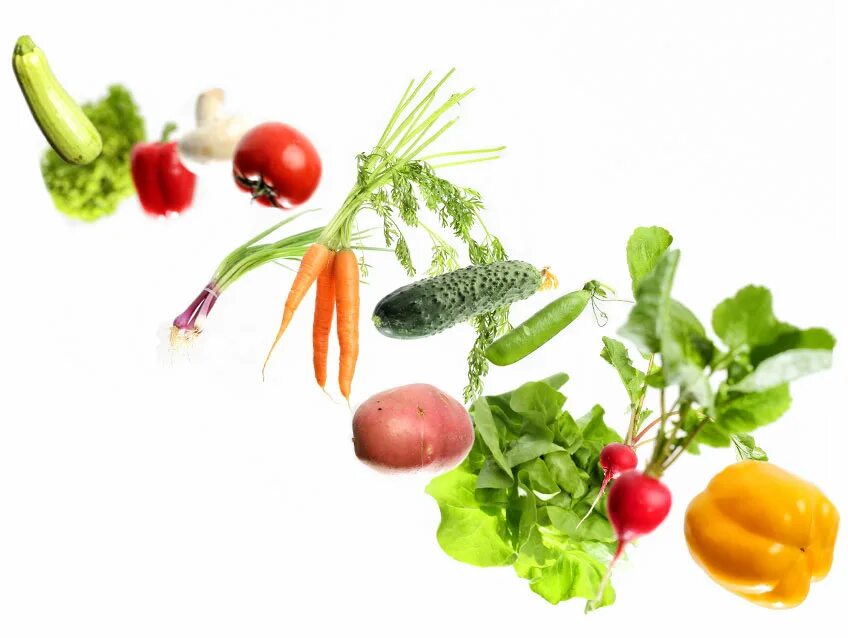 Изолированное питание. Овощи на белом фоне. Овощи вид сверху. Овощи и фрукты на прозрачном фоне. Нарезанные овощи на белом фоне.