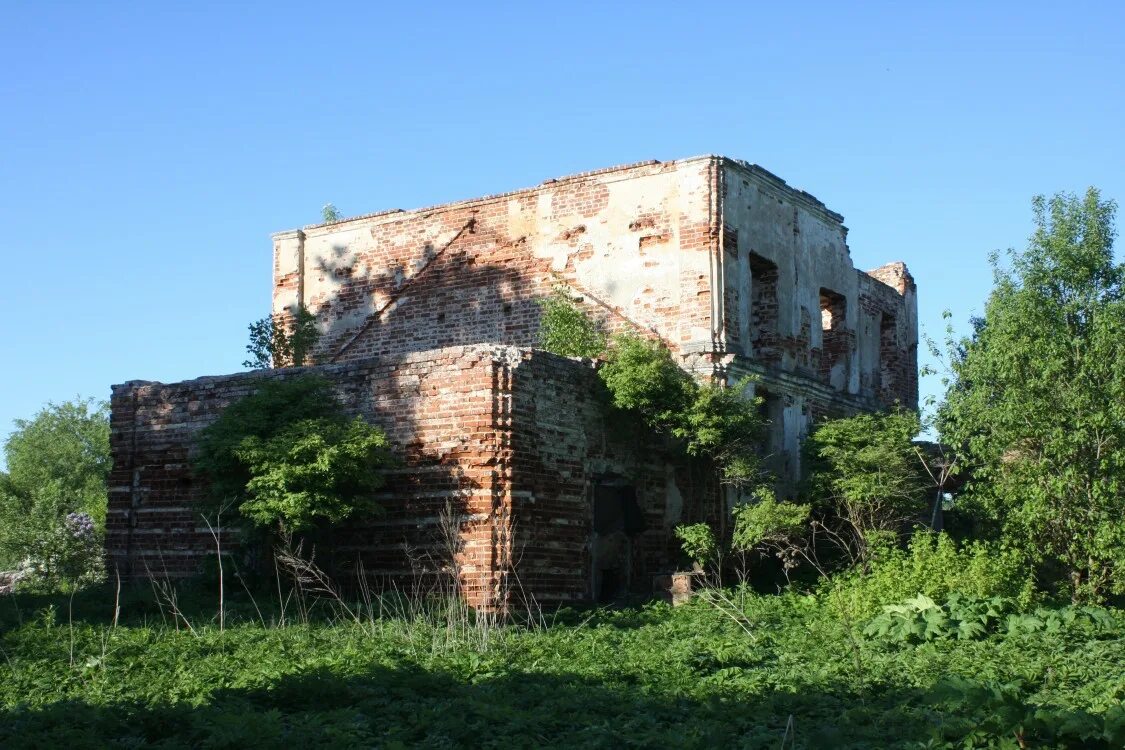 Село петровское. Петровское Калининский район Церковь. Церковь Петра и Павла Петровское Тверская область. Петровское Тверская область Калининский район. Село Петровское Калининский район.