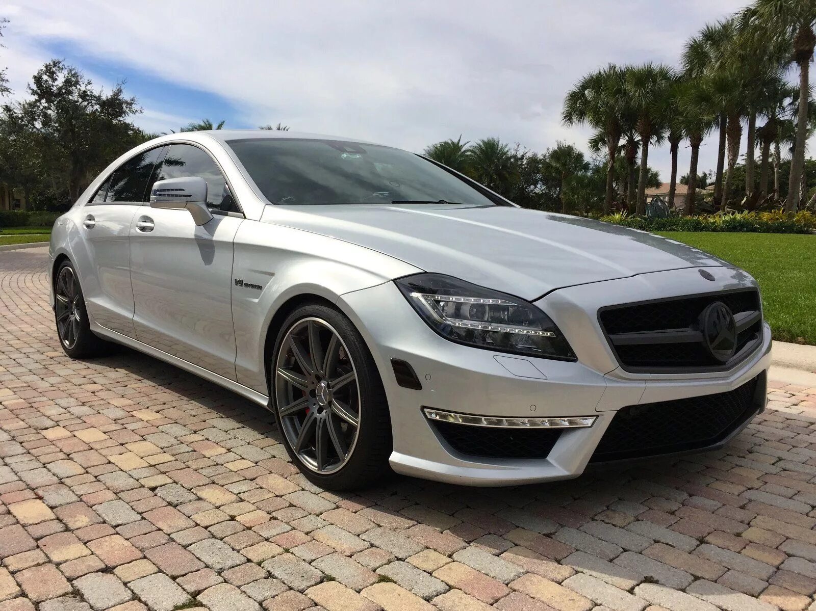 Mercedes CLS w218. Mercedes Benz CLS 63 AMG. Мерседес CLS 63 AMG w218. Мерседес ЦЛС 63 АМГ. Мерседес цлс 63 купить