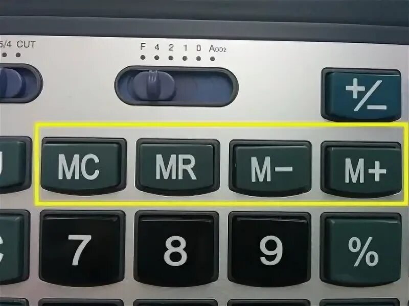 To smuggle. Металлоискатели на экзаменах. Пронести телефон на огэ. Как пронести телефон на экзамен. Калькулятор шпора.