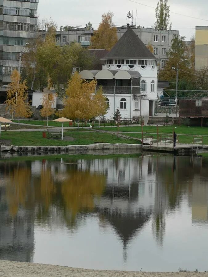 Ермошкино озеро курск. Курск озеро Ермошкино (Парковая). Курск набережная Ермошкино озеро. Кафе Ермошкино озеро Курск.