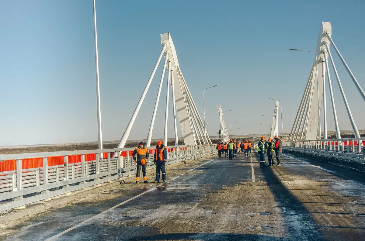 Мост Благовещенск Хэйхэ. Мост через Амур в Китай Благовещенск. Благовещенск мост в Китай. Мост через реку Амур в Благовещенске. Россия граничит с китаем через реку