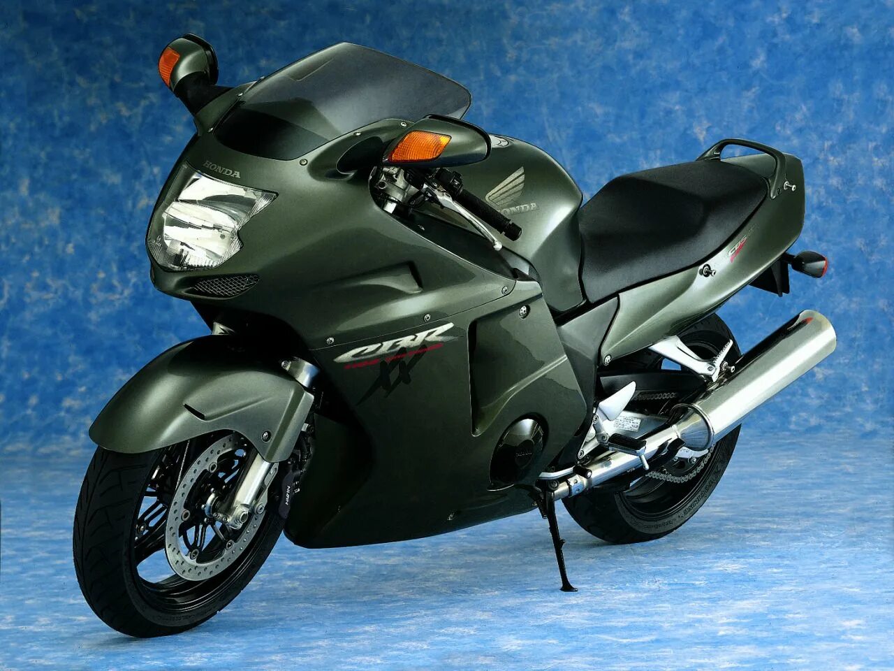 Хонда дрозд 1100. Мотоцикл Honda CBR 1100. Honda CBR 1100 Blackbird. Honda CBR 1100 super Blackbird. Honda Blackbird cbr1100xx 2002.