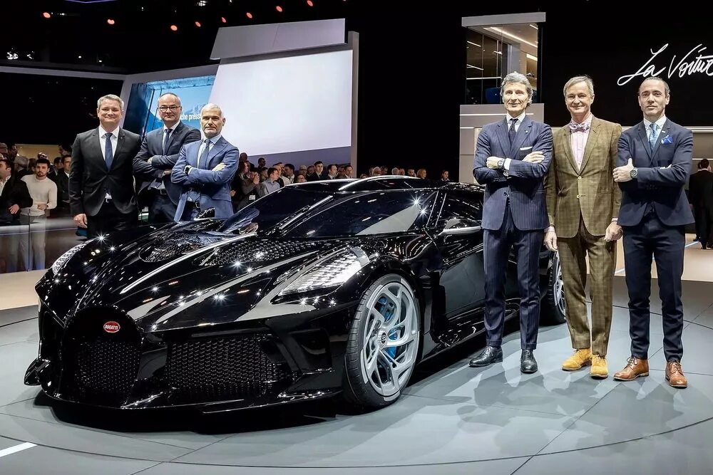 Бугатти концерн. Бугатти Ноир. Гиперкар Bugatti la voiture noire. Бугатти 1 в мире. Bugatti la voiture цена