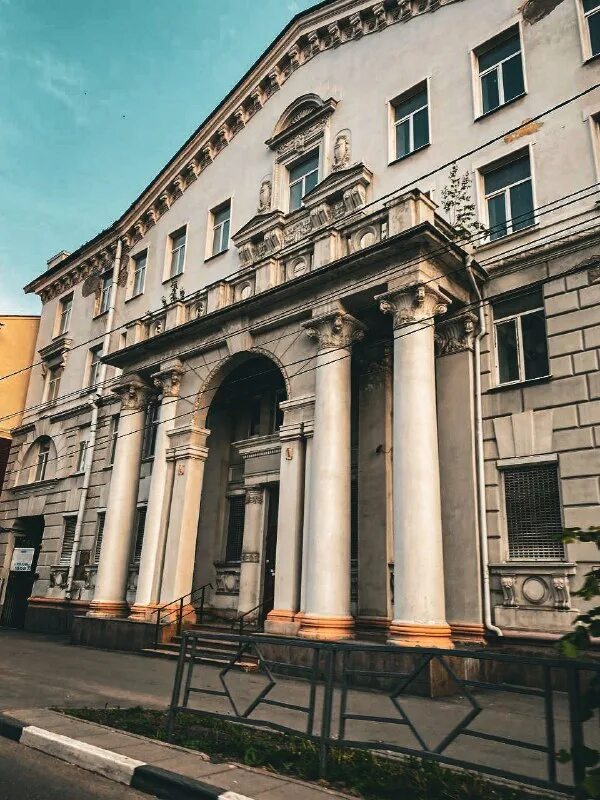 Творить (дверь). Старинное пр. Немельштейн д. Пр…зирать врага. Пре и при упражнения 6 класс с ответами правописание приставок.