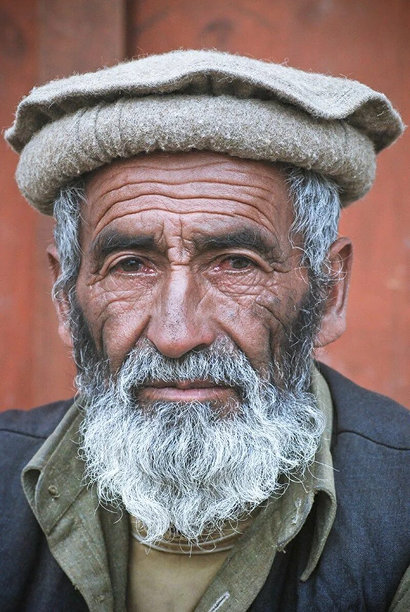 Дедушка араб. Памирцы осетины пуштуны. Пуштуны сурьма. Афганский старик. Старик таджик.