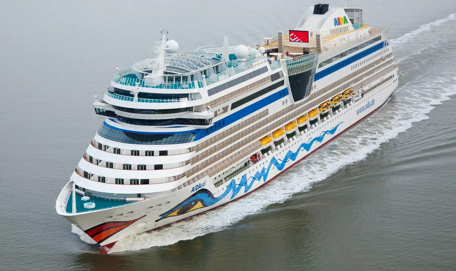 Круизный корабль аида прима. Круизный корабль аида. Aida лайнер. Круизный лайнер аида нова. Круизных корабаль аила.